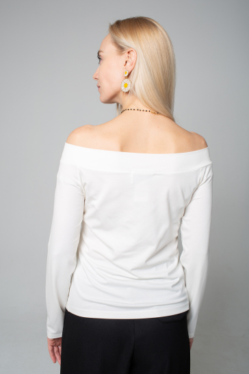 Джемпер с открытыми плечами (молочный)