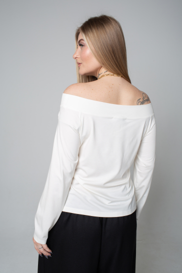 Джемпер с открытыми плечами (молочный)