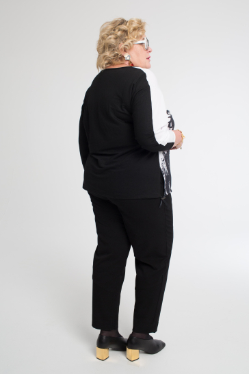 Блуза женская с печатью Цветы белый