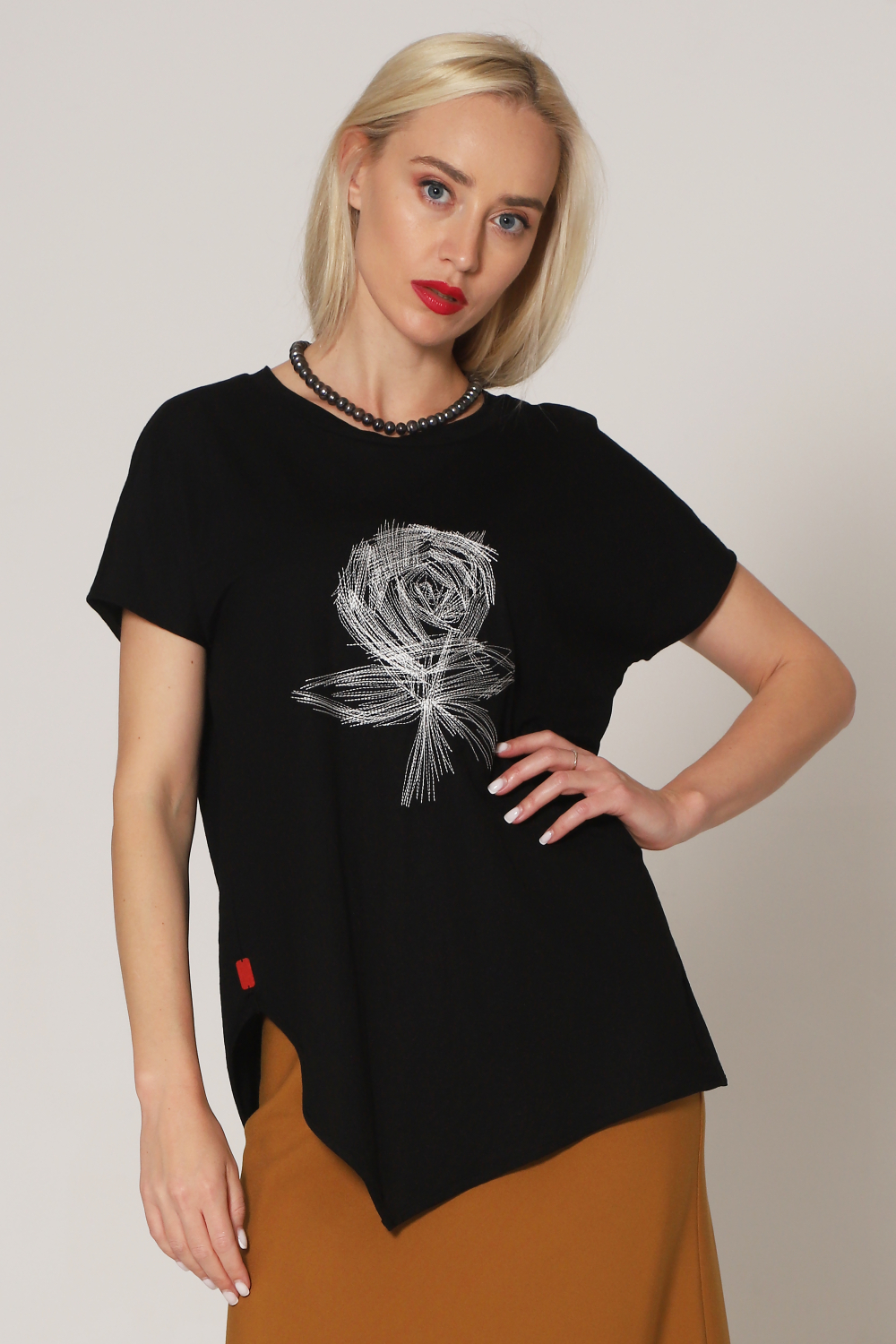 Джемпер женский с вышивкой Роза весна чёрный
