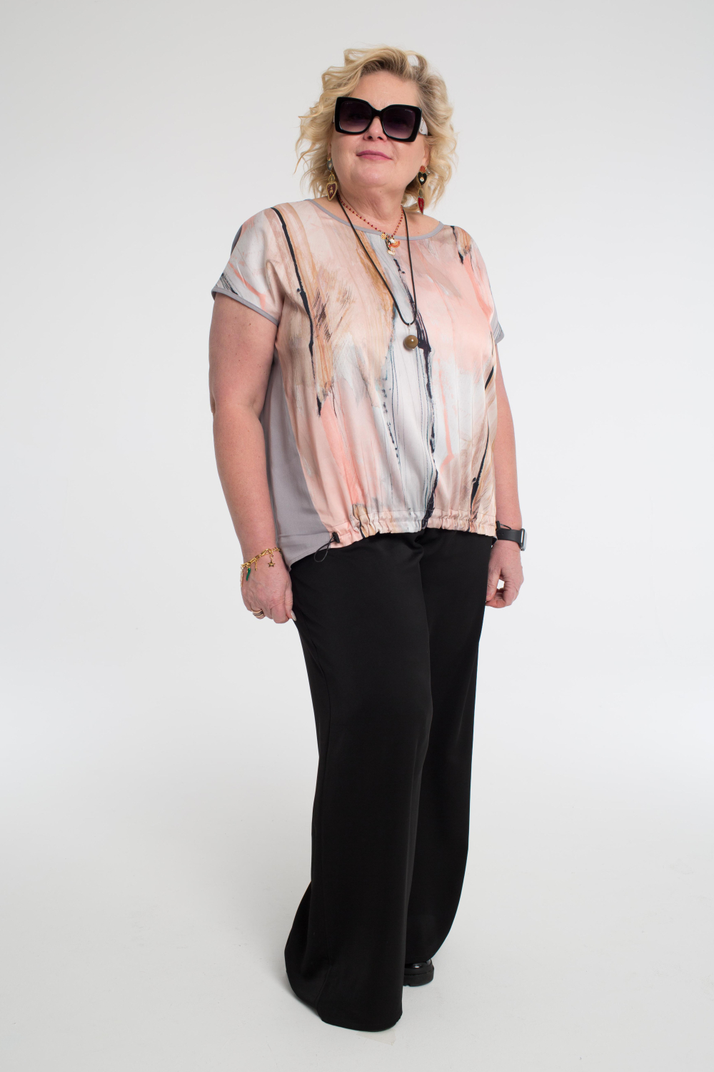 Блуза Живопись пудра