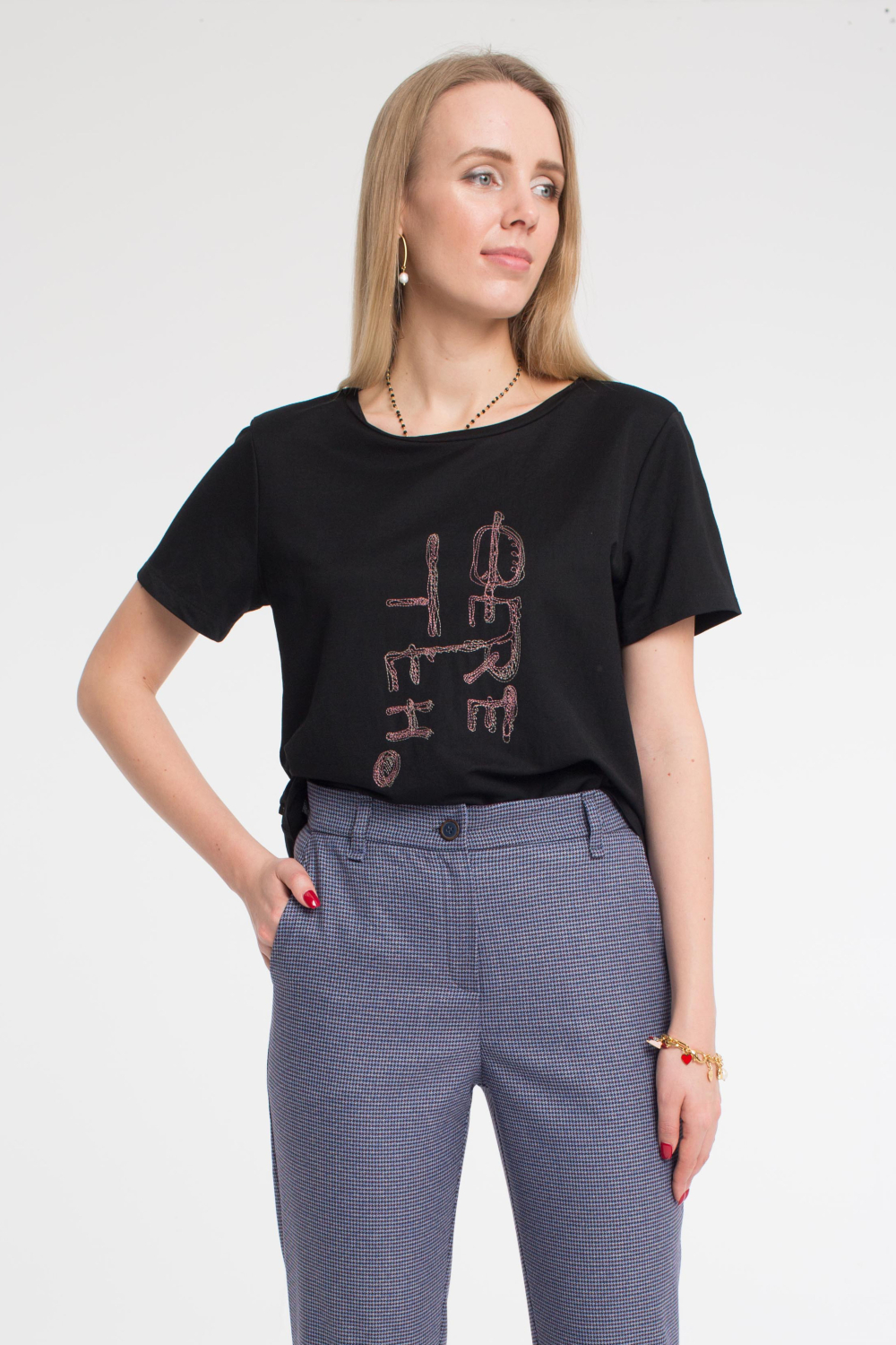 Джемпер Веретено чёрный Вышивка розовая