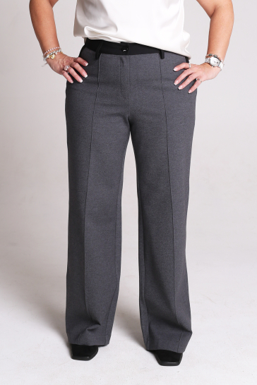 Брюки женские трикотажные со стрелками серые