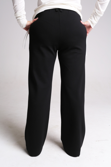 Брюки женские трикотажные со стрелками чёрные