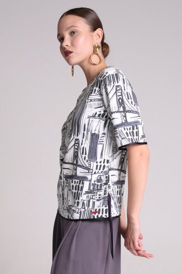 Джемпер-футболка женский Город белый, фиолетовый с коротким рукавом