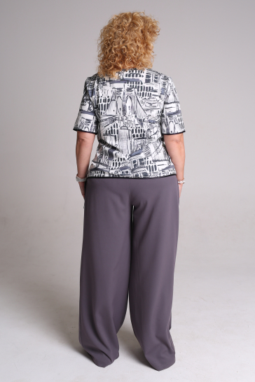 Джемпер-футболка женский Город белый, фиолетовый с коротким рукавом