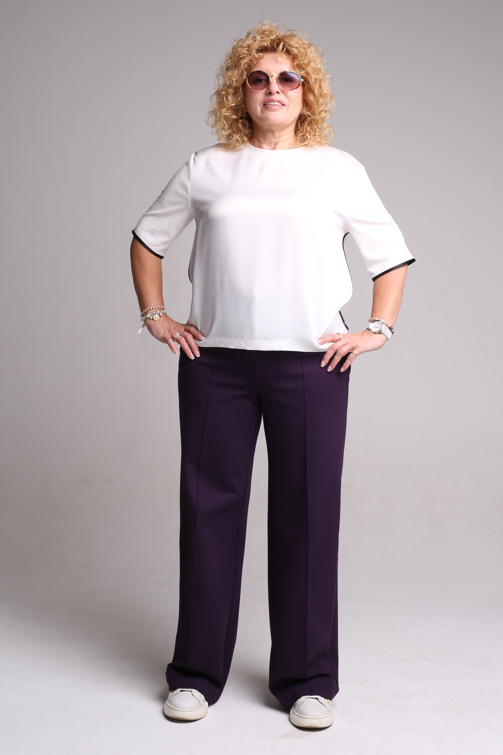 Брюки женские трикотажные со стрелками фиолетовый