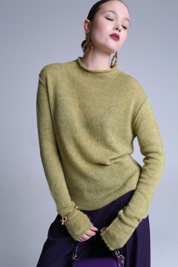 Джемпер женский нежный цельновязанный зелёный