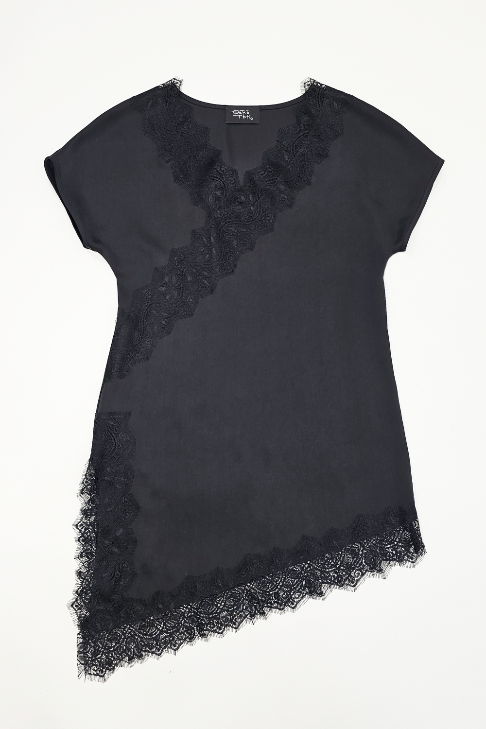 Блуза-туника с кружевом чёрный
