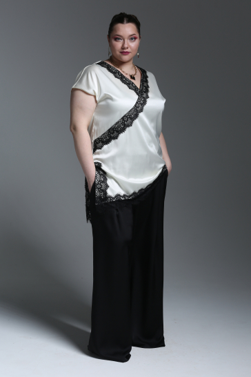 Блуза-туника с кружевом молочный