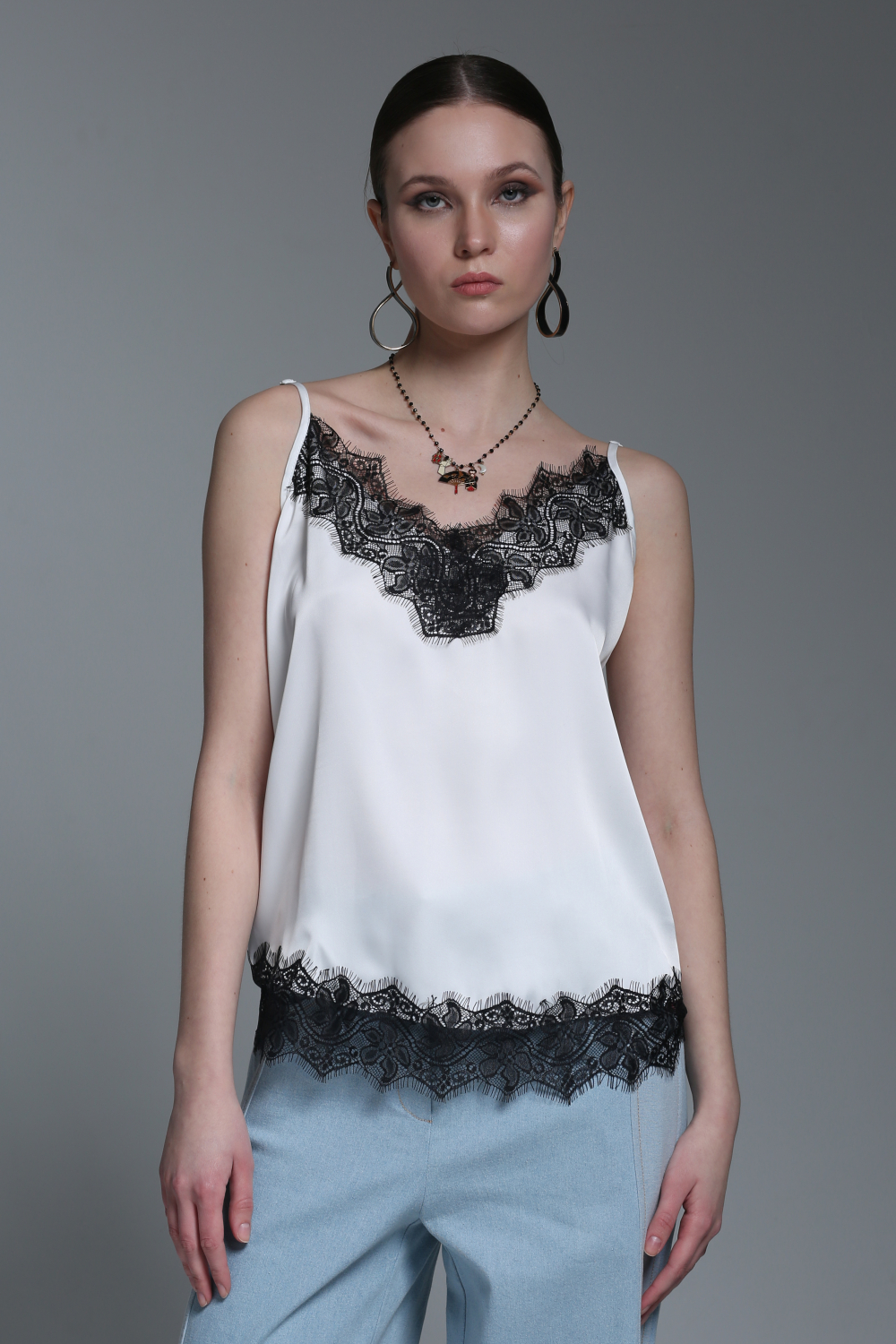 Блуза-топ с кружевом молочный